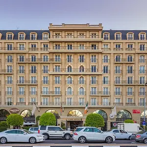 https://cape-royale-apartment-810.hotels-capetown.com